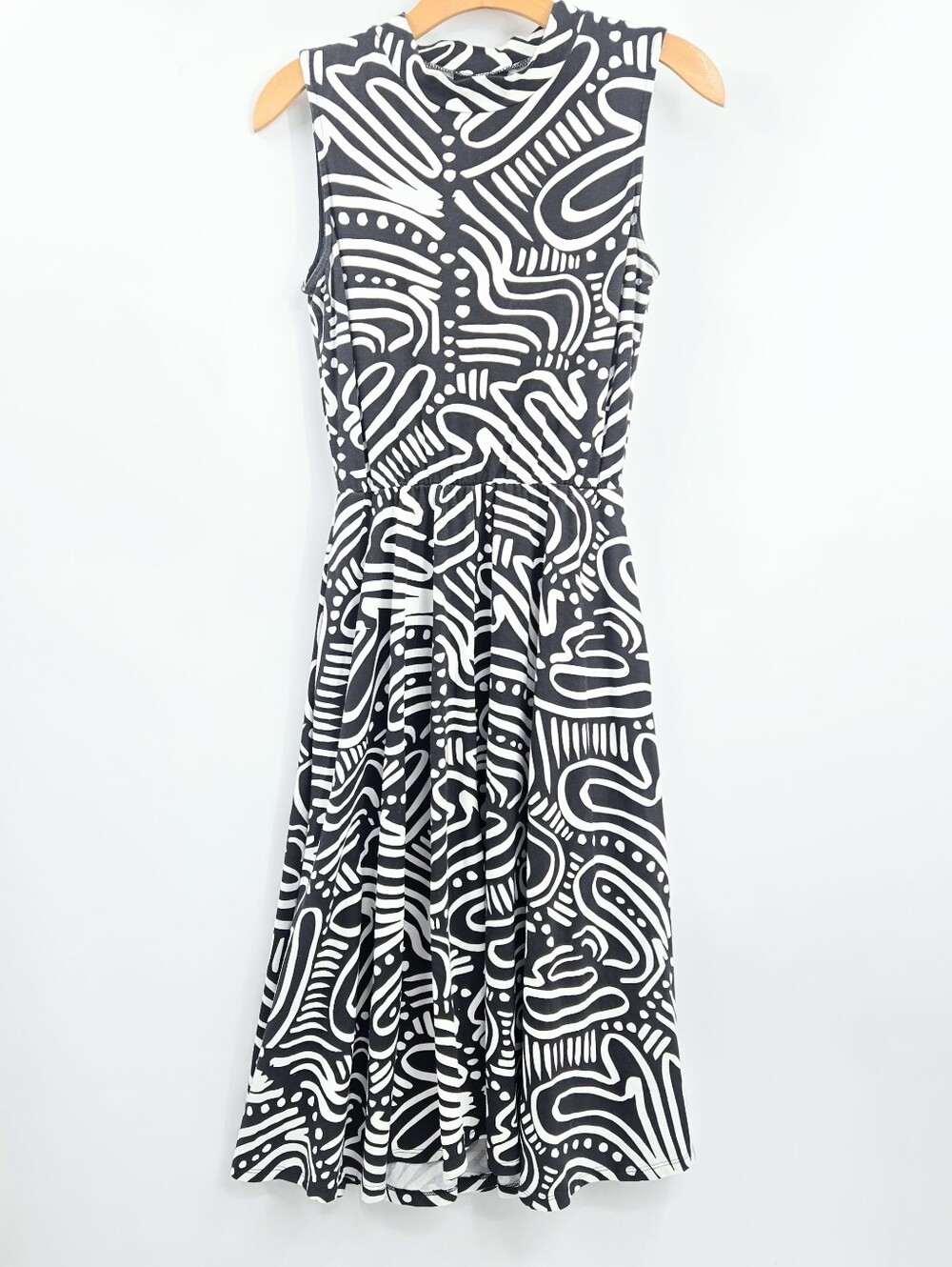 Nooworks Dress Black White Sleeveless Ripple Print Midi Pockets